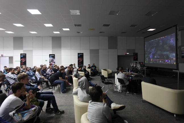 Dota 2, League of Legends и море косплея: «Киберфест-2015» в Екатеринбурге - изображение 19 Dota 2, League of Legends и море косплея: «Киберфест-2015» в Екатеринбурге - фото 19
