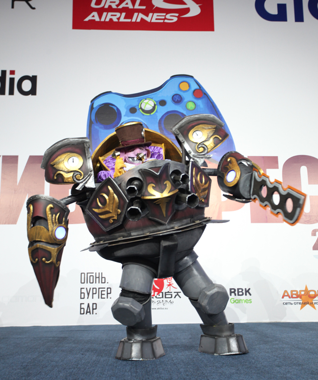 Dota 2, League of Legends и море косплея: «Киберфест-2015» в Екатеринбурге - изображение 13 Dota 2, League of Legends и море косплея: «Киберфест-2015» в Екатеринбурге - фото 13