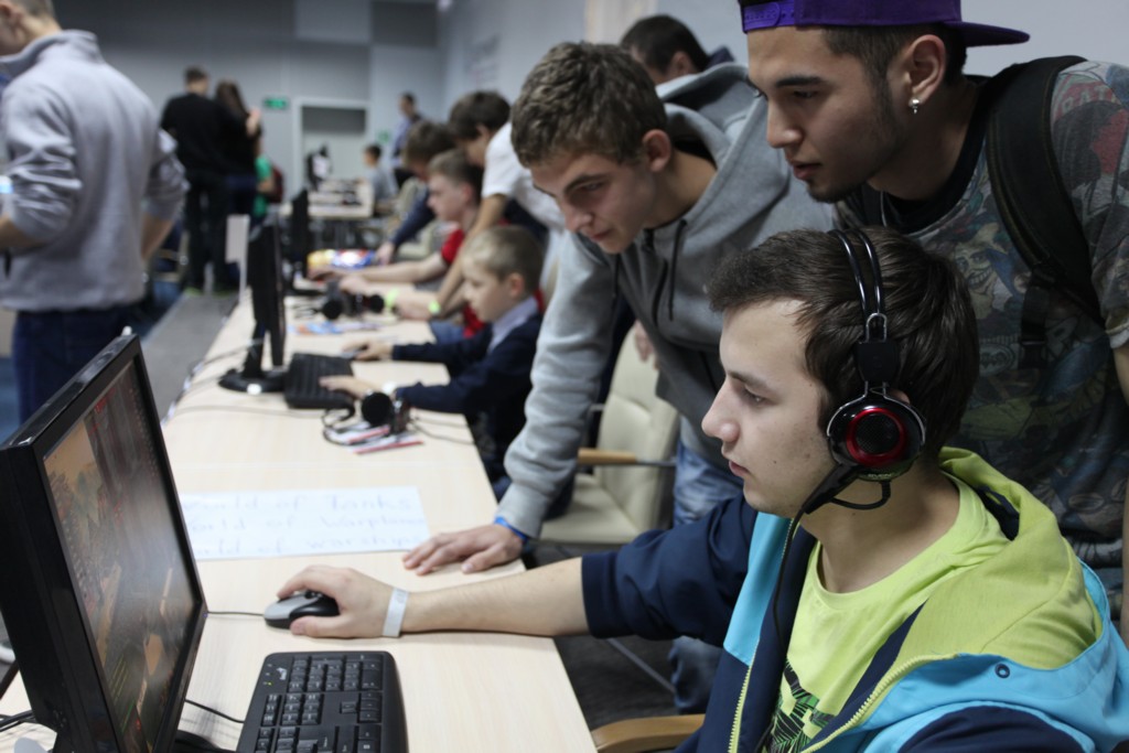Dota 2, League of Legends и море косплея: «Киберфест-2015» в Екатеринбурге - изображение 24 Dota 2, League of Legends и море косплея: «Киберфест-2015» в Екатеринбурге - фото 24