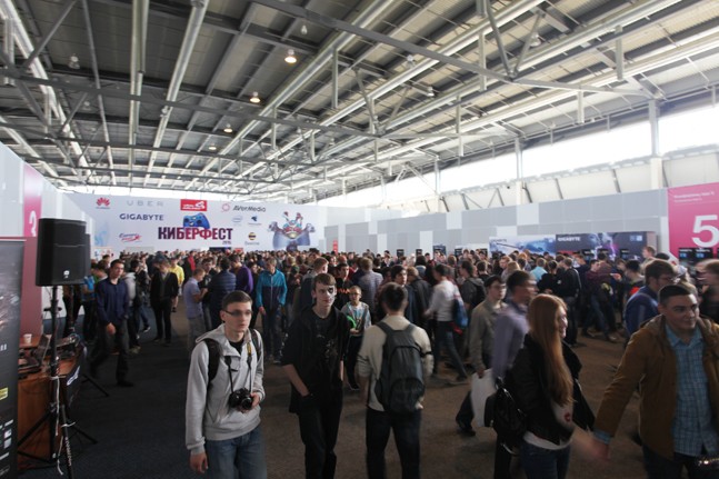 Dota 2, League of Legends и море косплея: «Киберфест-2015» в Екатеринбурге - изображение 2 Dota 2, League of Legends и море косплея: «Киберфест-2015» в Екатеринбурге - фото 2