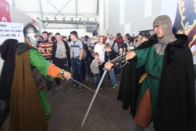 Dota 2, League of Legends и море косплея: «Киберфест-2015» в Екатеринбурге - изображение 20 Dota 2, League of Legends и море косплея: «Киберфест-2015» в Екатеринбурге - фото 20