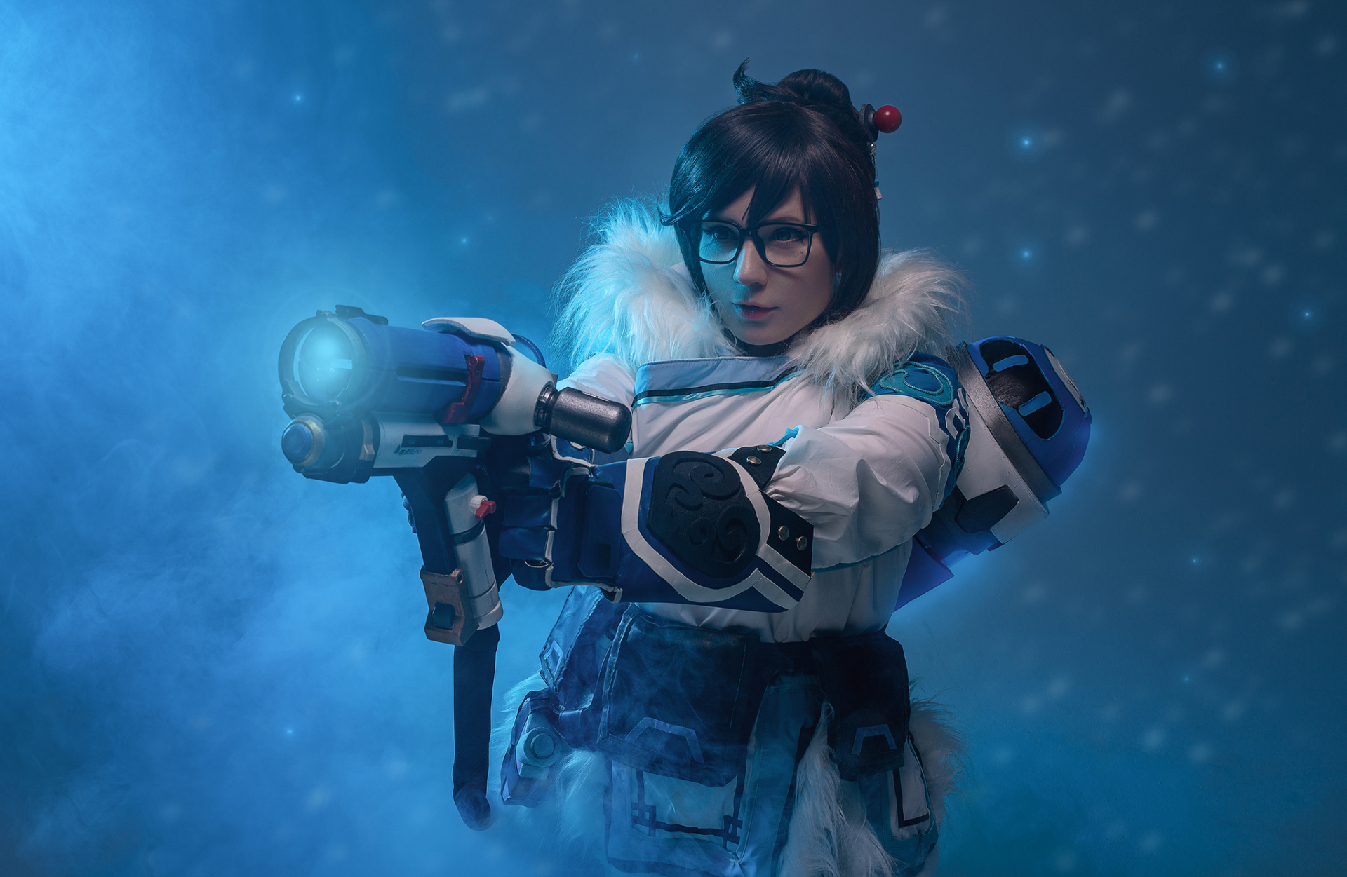 Косплей недели: Overwatch, Final Fantasy, Serious Sam, DC Comics, «Ведьмак» - фото 16