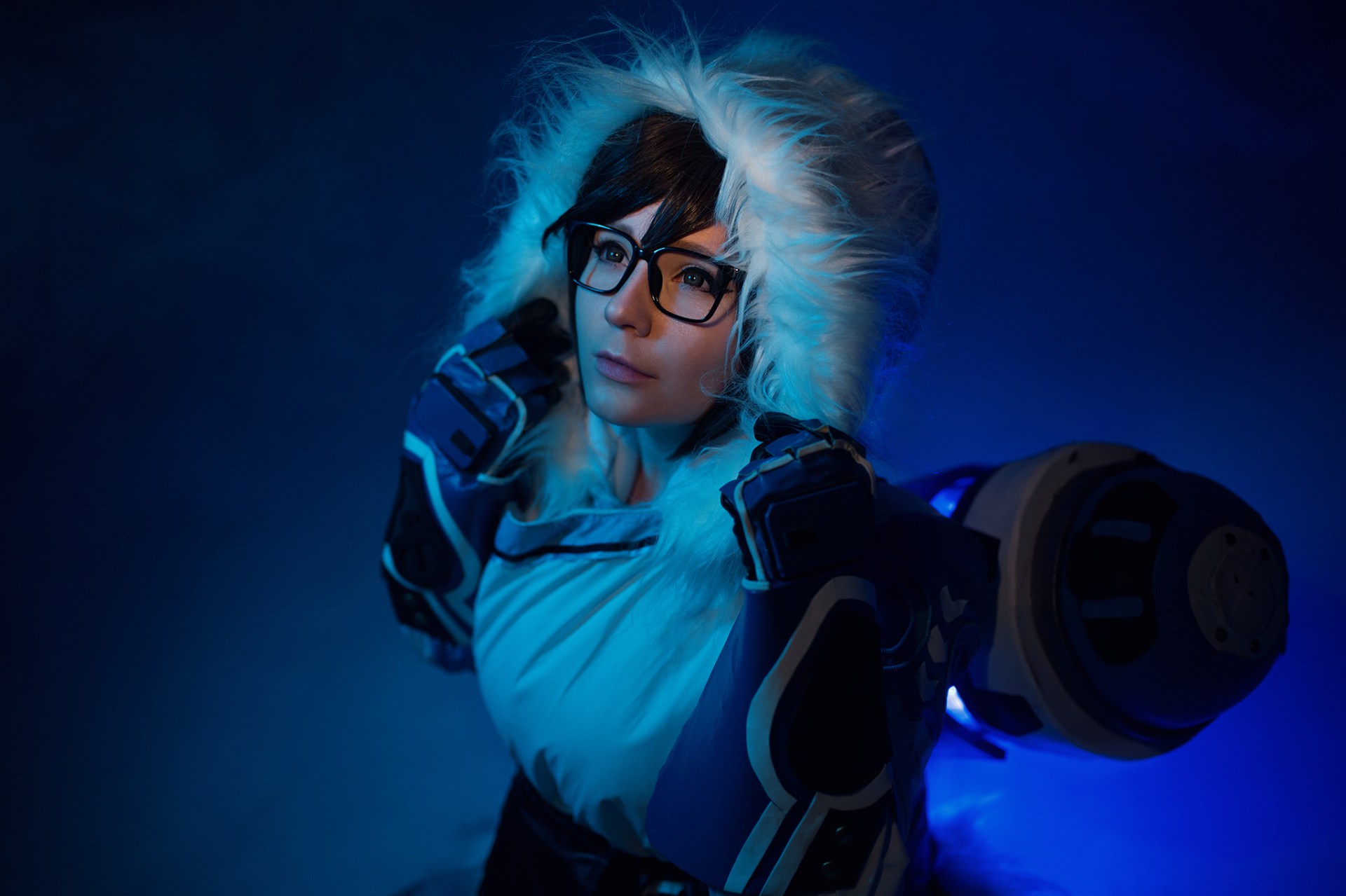 Косплей недели: Overwatch, Final Fantasy, Serious Sam, DC Comics, «Ведьмак» - фото 13