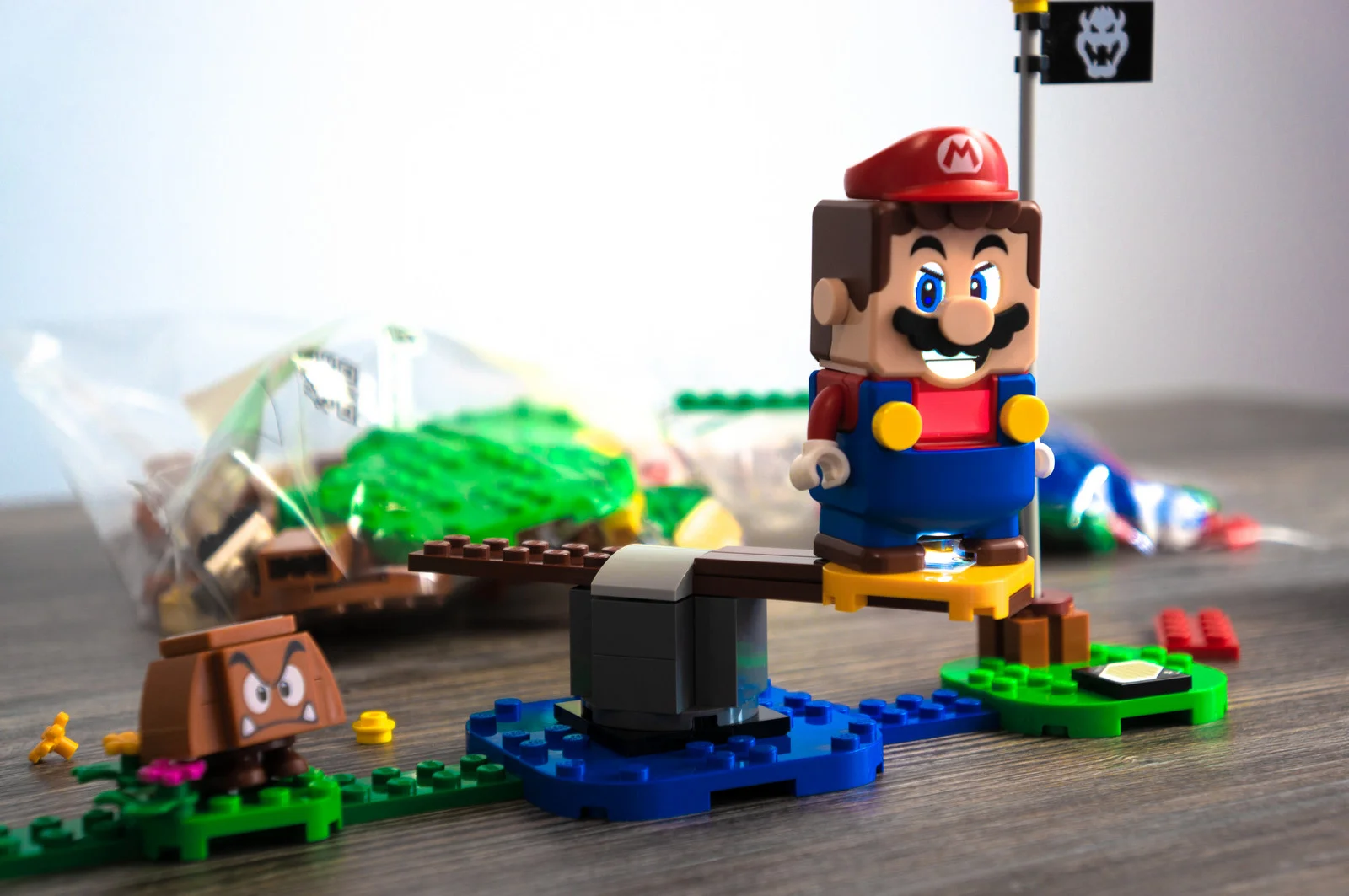 Протестировали LEGO Super Mario. Как Mario портировали в реальный мир - изображение обложка