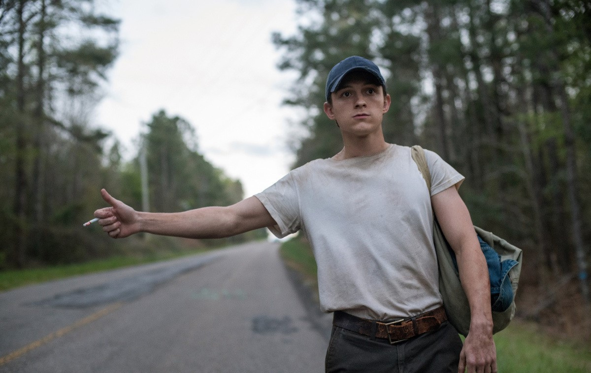 Обзор фильма «Дьявол всегда здесь». «Груз 200» с Холландом и Паттинсоном - фото 4