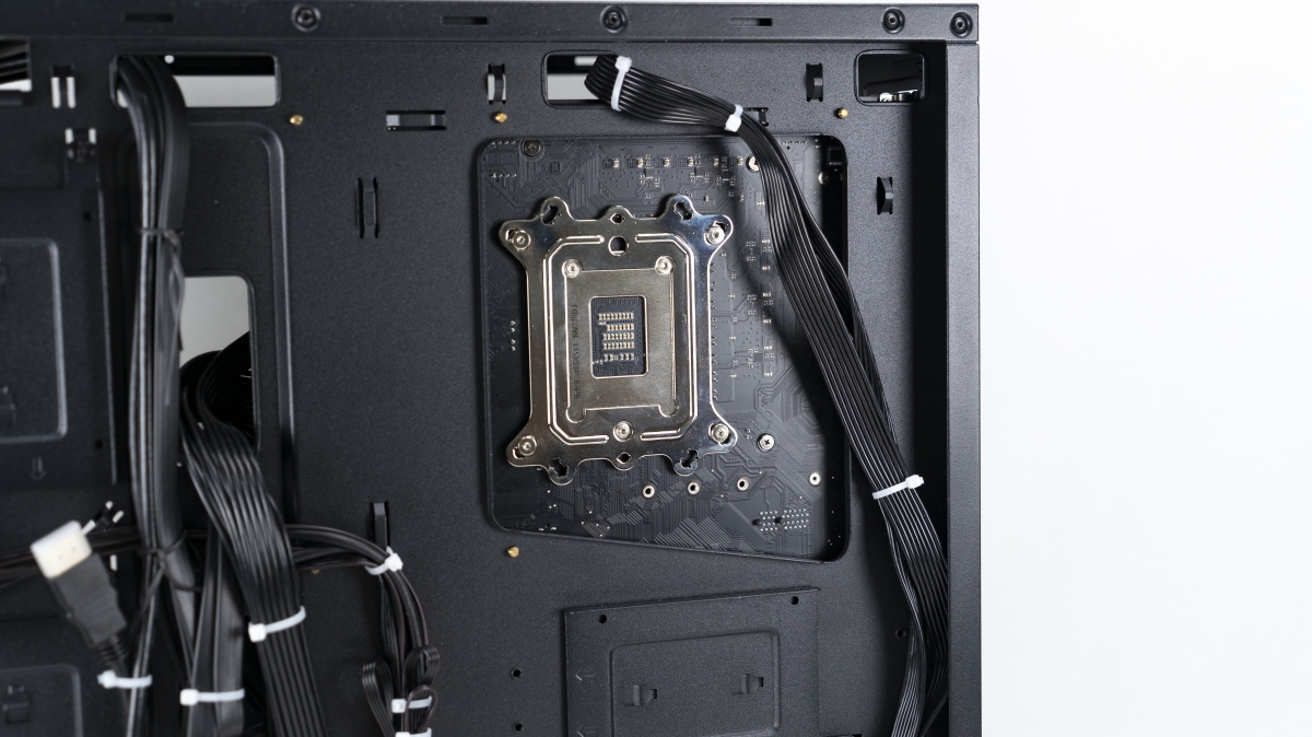 Безумный компьютер на Gigabyte, или Такое вам не собрать! - изображение 17 Безумный компьютер на Gigabyte, или Такое вам не собрать! - фото 17