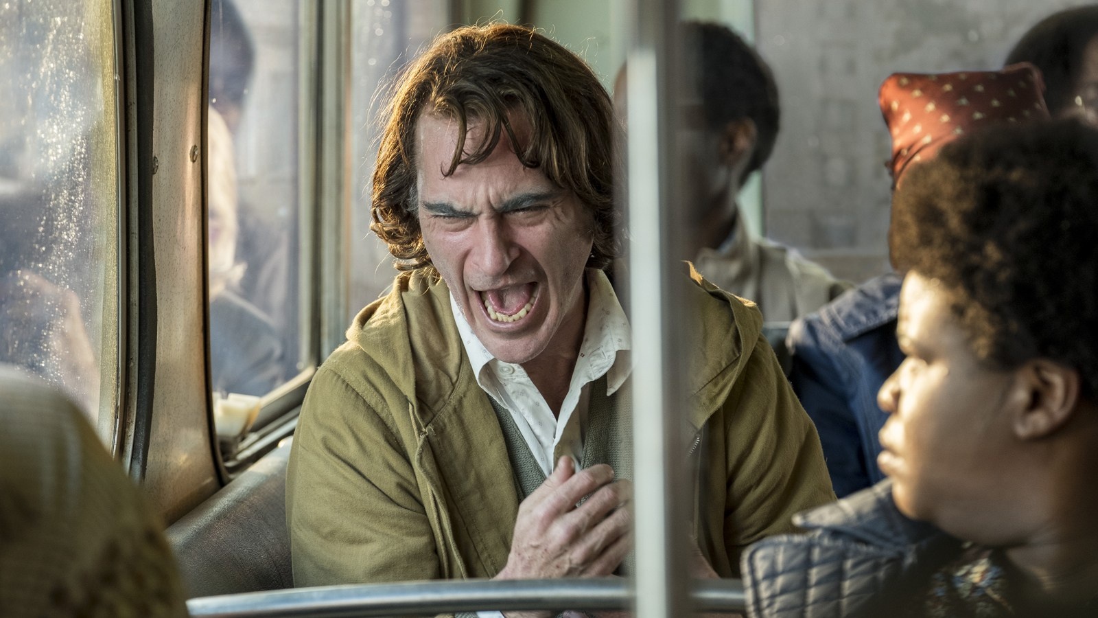 Обзор фильма «Джокер». От улыбки станет всем темней - изображение 2 Обзор фильма «Джокер». От улыбки станет всем темней - фото 2