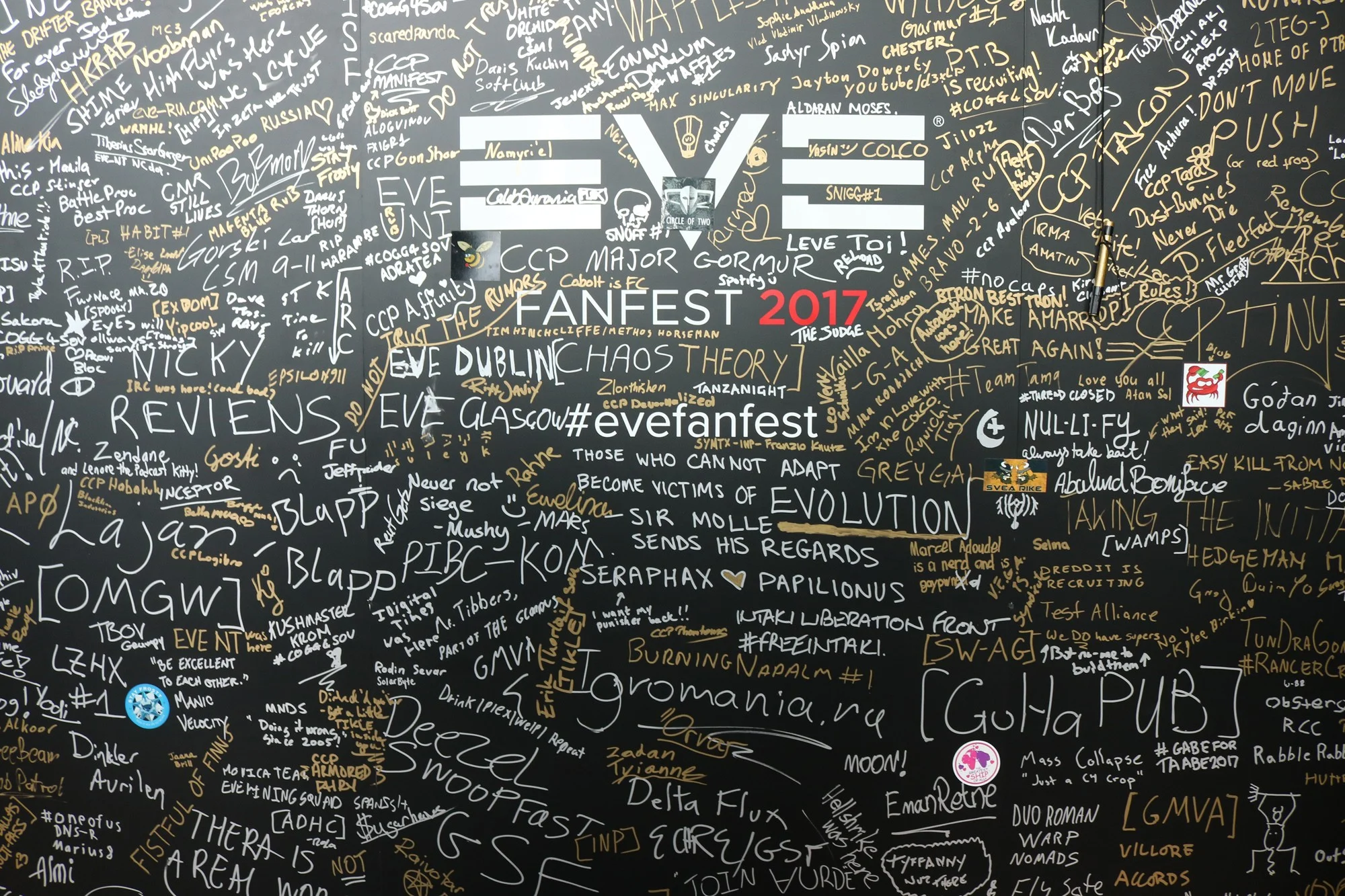«Фанфест-2017»: что сейчас происходит на фестивале для поклонников EVE Online. Репортаж - изображение обложка