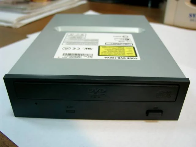 Двенадцать наиболее популярных приводов DVD-ROM - фото 6