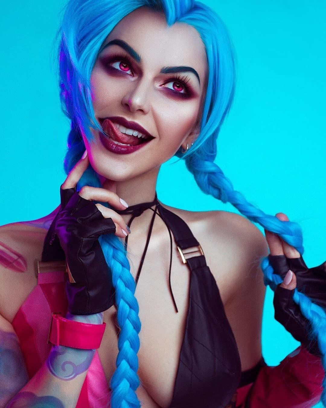 Пятничный косплей: LoL, Overwatch, DC Comics, Payday, Dragon Age, Borderlands - фото 2