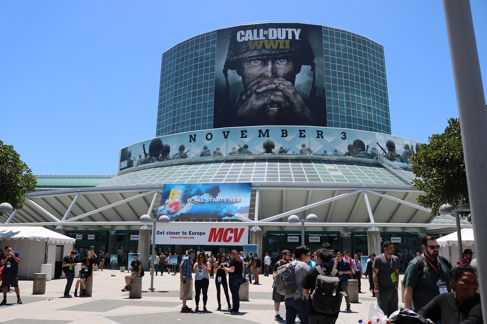 Фоторепортаж с E3 2017: солнце, пальмы и самые крутые игры - изображение обложка