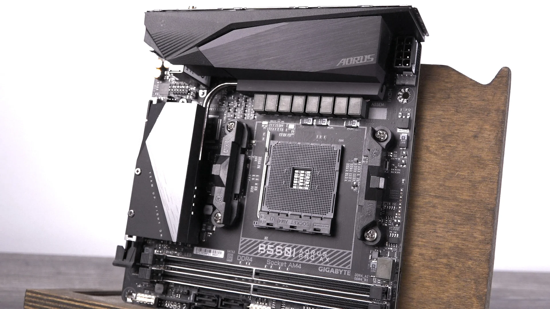 AMD B550 — брать или нет? Разбираем преимущества и недостатки на примере Gigabyte B550i - фото 6