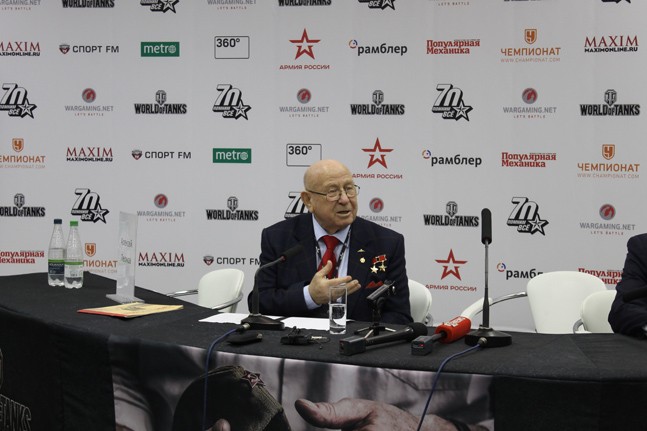 Фотоотчет: как Wargaming отмечали 70-летие великой Победы в «Олимпийском» - изображение 11 Фотоотчет: как Wargaming отмечали 70-летие великой Победы в «Олимпийском» - фото 11
