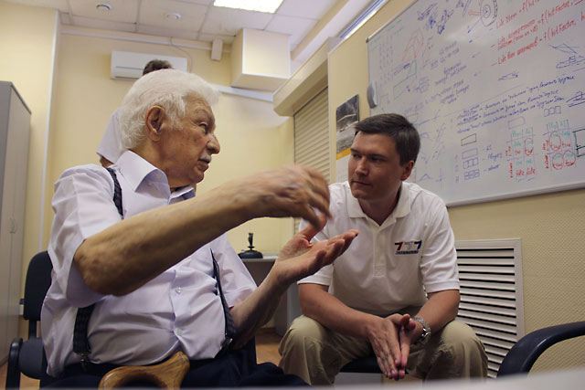 В мае 2013 года студию посетил известный летчик-испытатель Степан  Анастасович Микоян, который освоил 102 летательных аппарата, в том числе  построенные его дядей — авиаконструктором Микояном А.И.