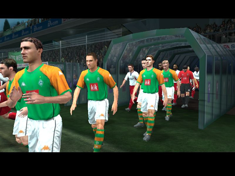 UEFA Champions League 2004-2005 - кадр 2