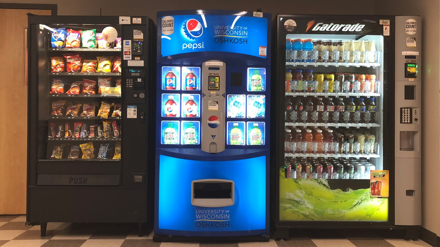 Getting Free Food From Vending MAchine (itch) - кадр 1