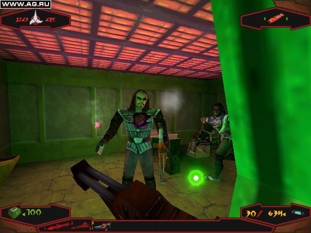 Star Trek: The Next Generation - Klingon Honor Guard - кадр 4
