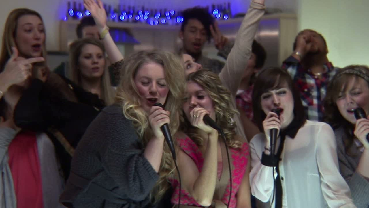 Everyone Sing - кадр 11