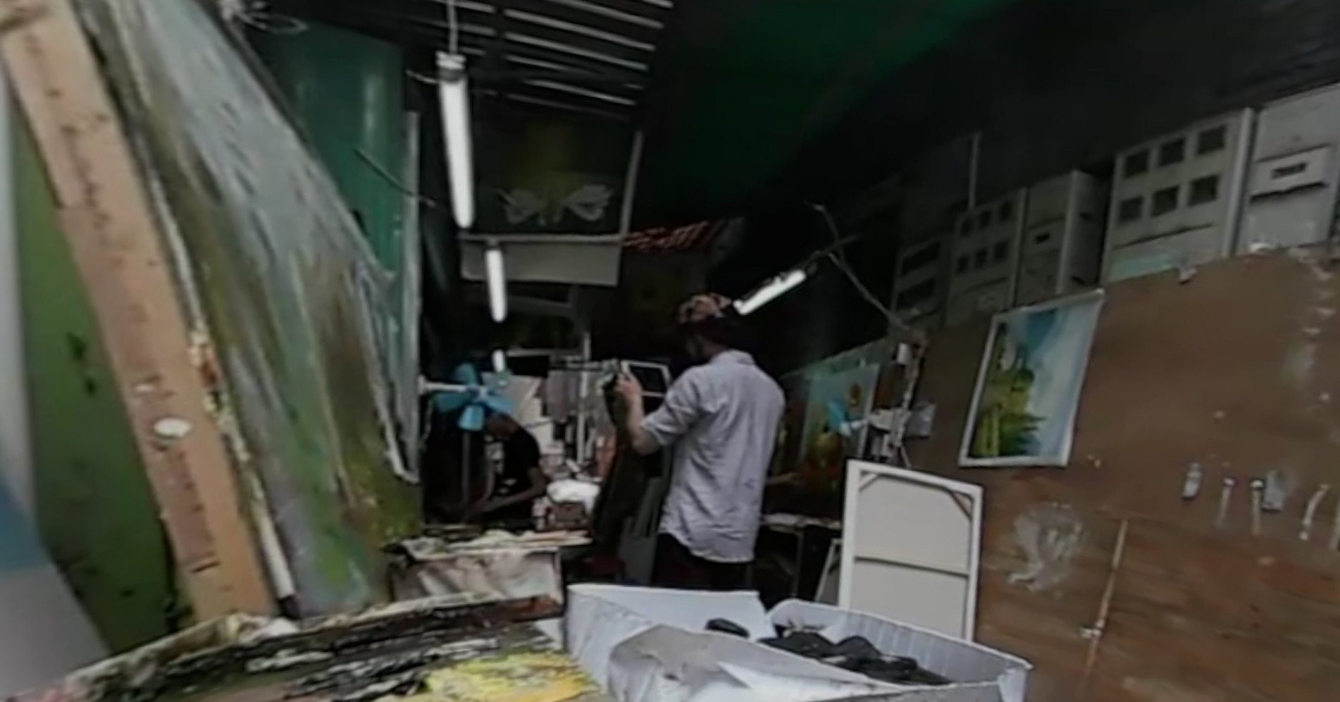 Dafen Oil Painting Village: An Immersive Reality - кадр 4