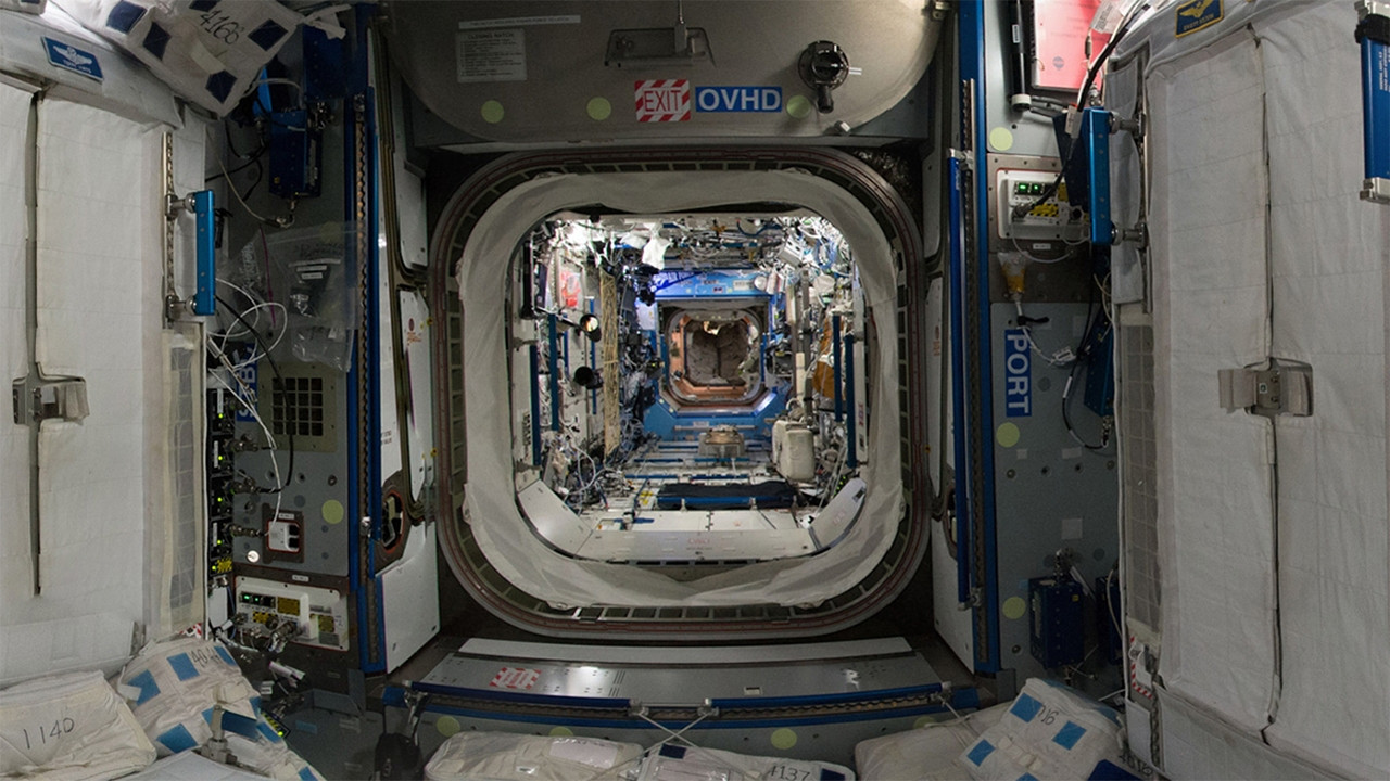 International Space Station Tour VR - кадр 3