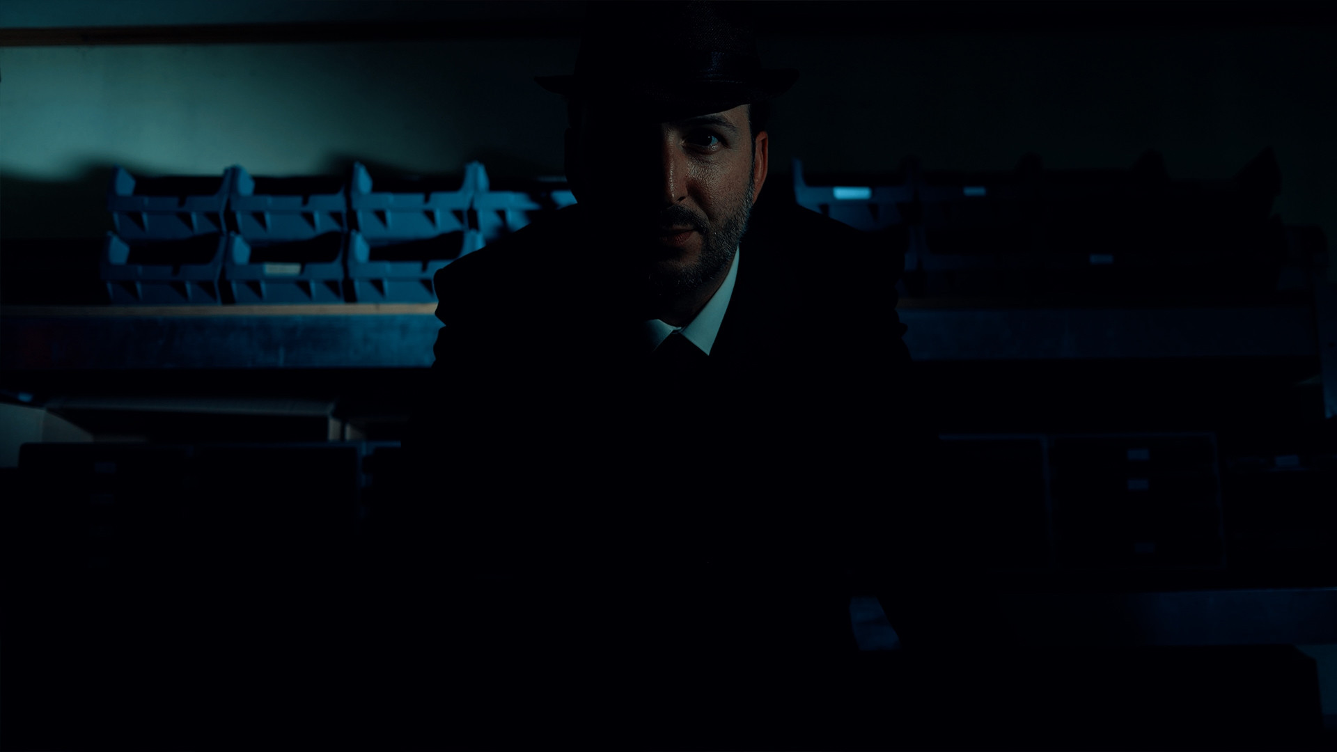 The Shapeshifting Detective - кадр 11