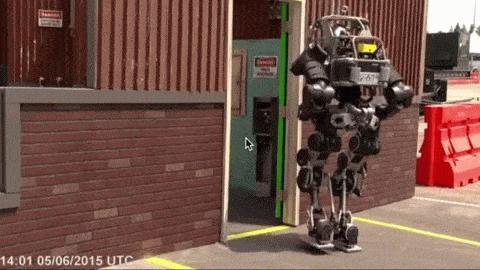 you see a robot (itch)
