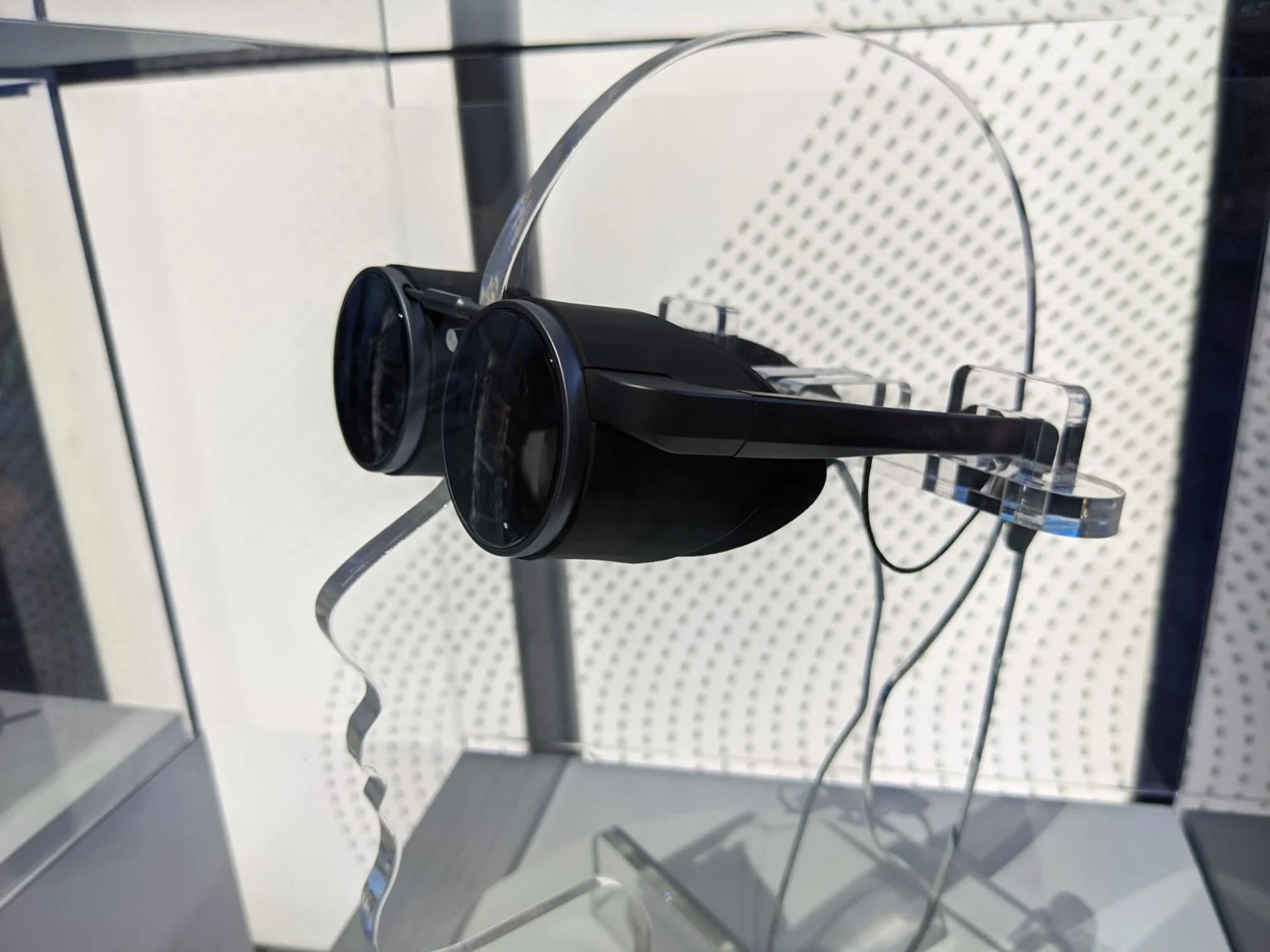 CES 2020: Panasonic представила VR-очки с HDR и разрешением UHD - фото 2
