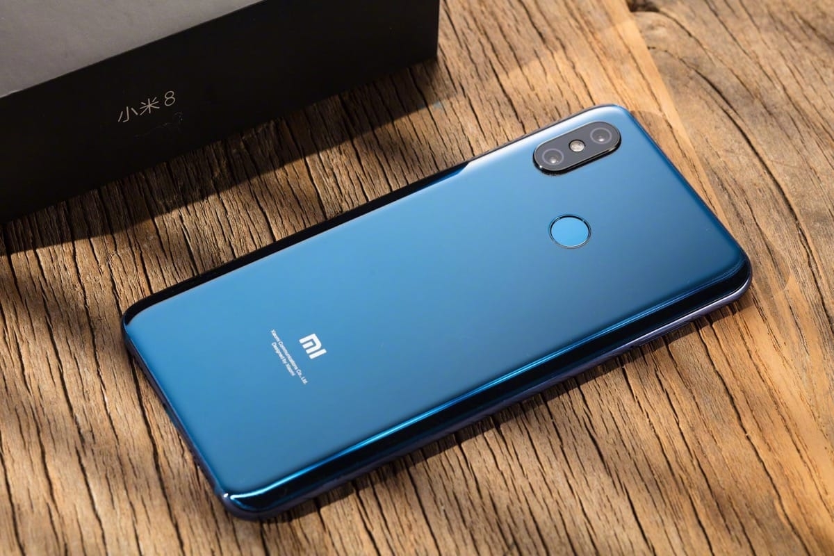 Смартфон Xiaomi Pocophone F1 представлен официально - изображение 1 Смартфон Xiaomi Pocophone F1 представлен официально - фото 1