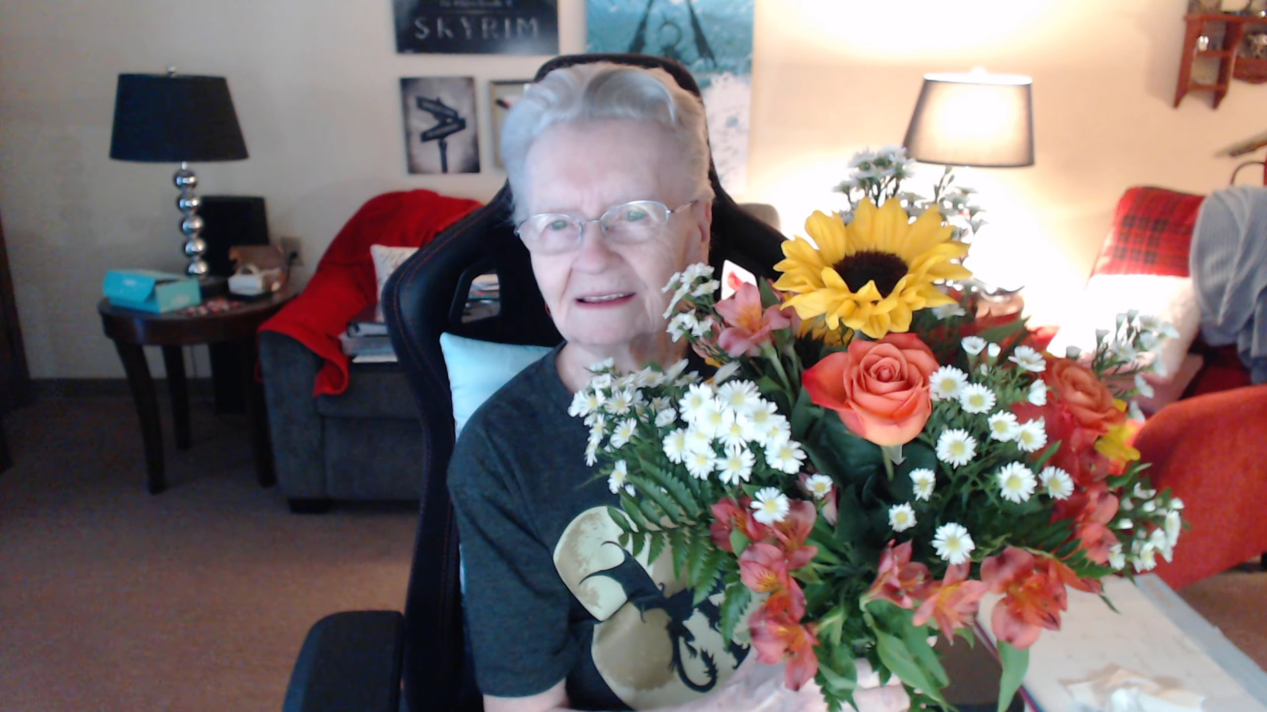 Bethesda поддержала 85-летнюю «Скайрим-бабушку» после инсульта - изображение обложка