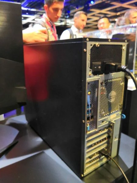 Acer показала игровой компьютер Predator X с двумя процессорами Xeon - фото 2