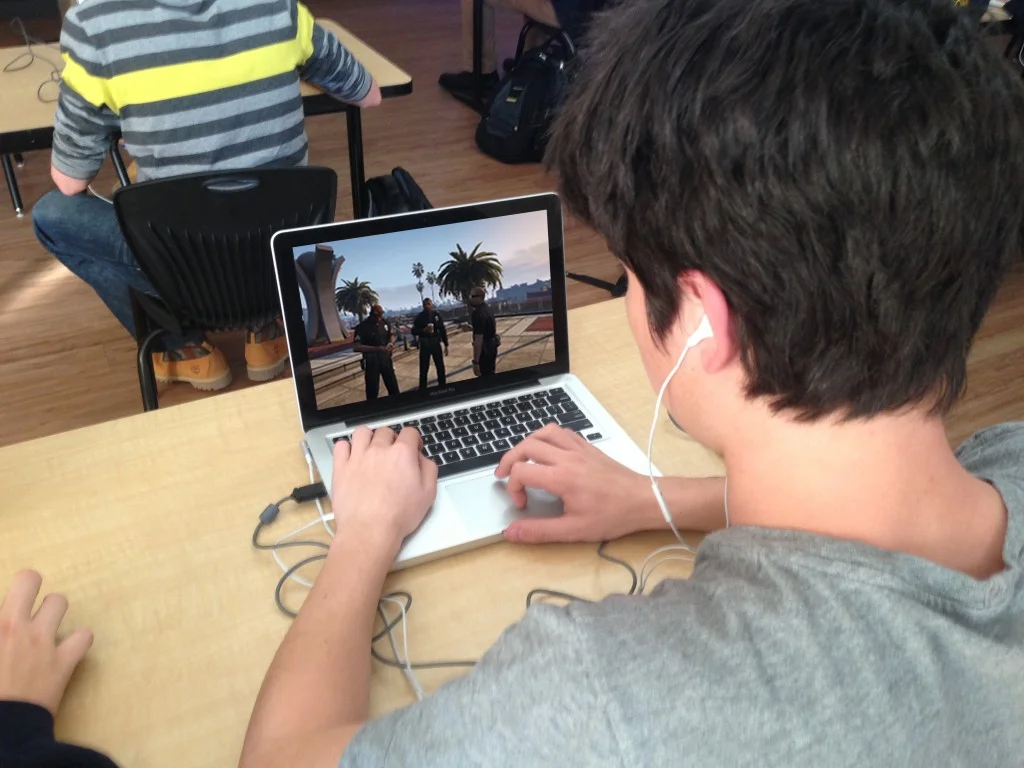 Студенты элитного колледжа изучают жизнь с помощью Grand Theft Auto 5 - фото 1