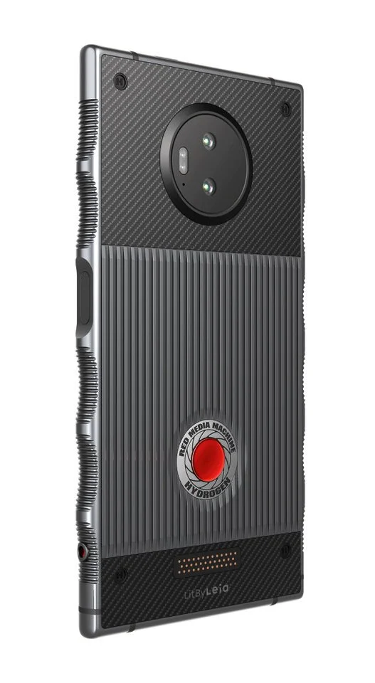 Названа дата начала продаж смартфона RED Hydrogen One - фото 1