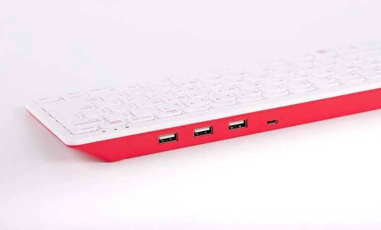 Одноплатник Raspberry Pi получил фирменные клавиатуру и мышь - фото 2