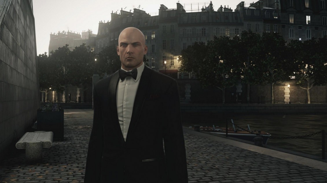 На новых кадрах из Hitman агент 47 увлечен работой - изображение обложка