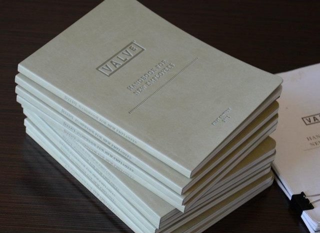 Valve выложила в сеть «Самоучитель для начинающих сотрудников» - изображение обложка