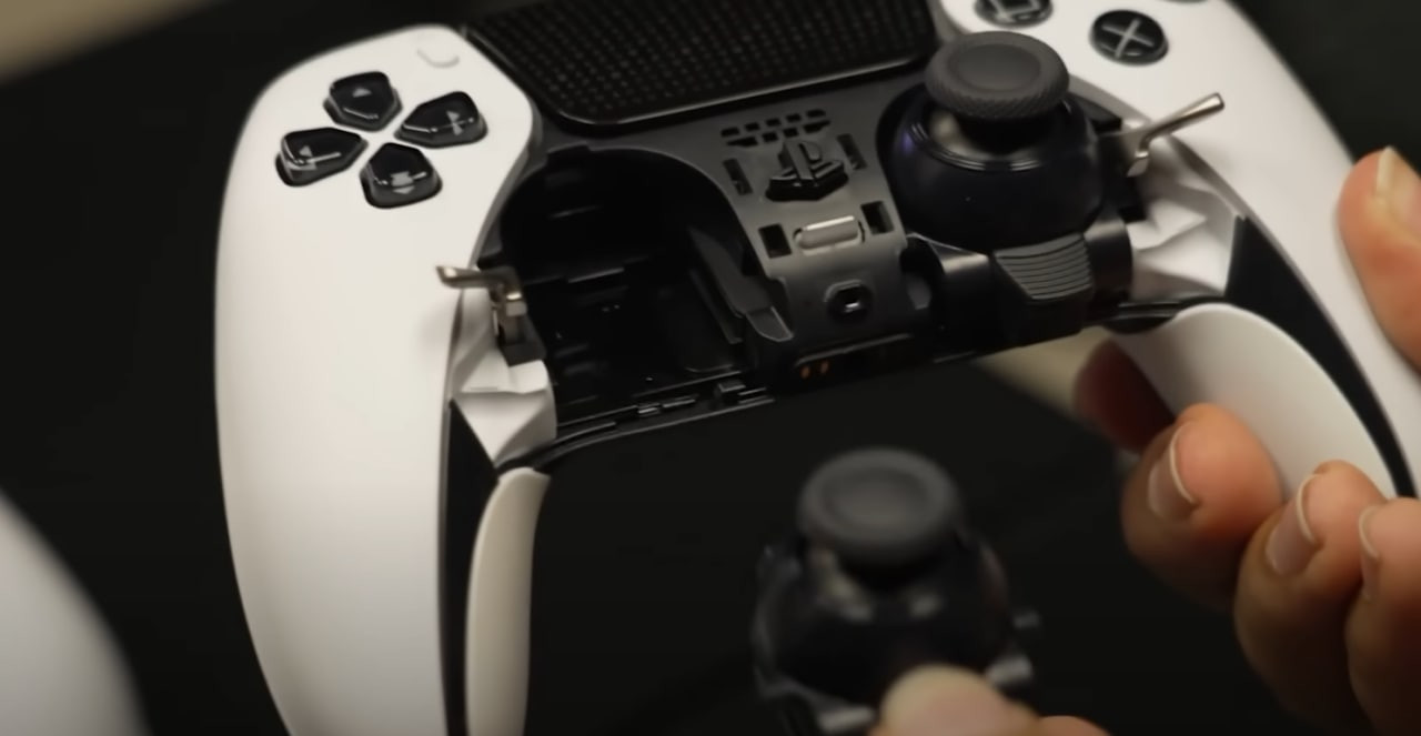 Появились первые превью «элитного» контроллера DualSense Edge для PS5 - изображение 1 Появились первые превью «элитного» контроллера DualSense Edge для PS5 - фото 1