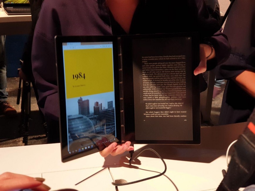 Lenovo Yoga Book C930: ноутбук-трансформер с E-Ink-экраном вместо клавиатуры - изображение 4 Lenovo Yoga Book C930: ноутбук-трансформер с E-Ink-экраном вместо клавиатуры - фото 4