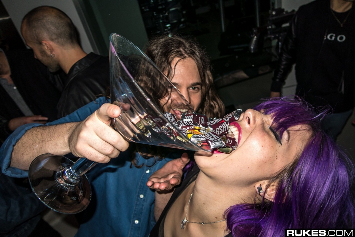 Создатель Minecraft отпраздновал новоселье со знаменитостями - фото 3