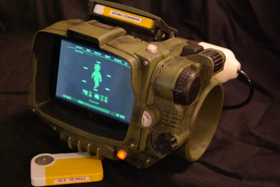 Поклонник Fallout воссоздал «Пипбой» из коллекционки на 3D-принтере - фото 1