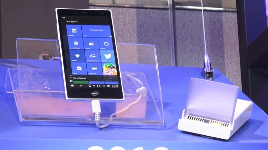 Intel показала интересный прототип Pocket PC на фирменном процессоре - фото 1