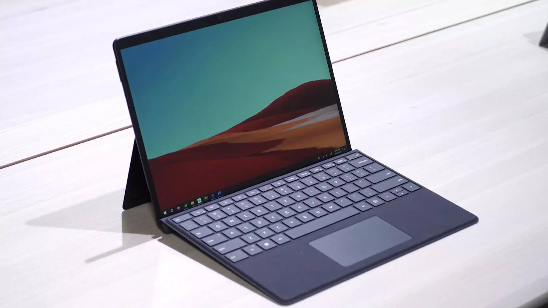 В Windows 10 для ARM скоро может появиться 64-битная эмуляция приложений - изображение обложка