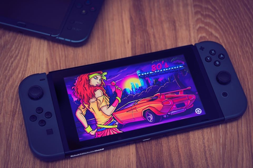 Ретро-гонки 80’s Overdrive выпустят на Nintendo Switch - изображение обложка