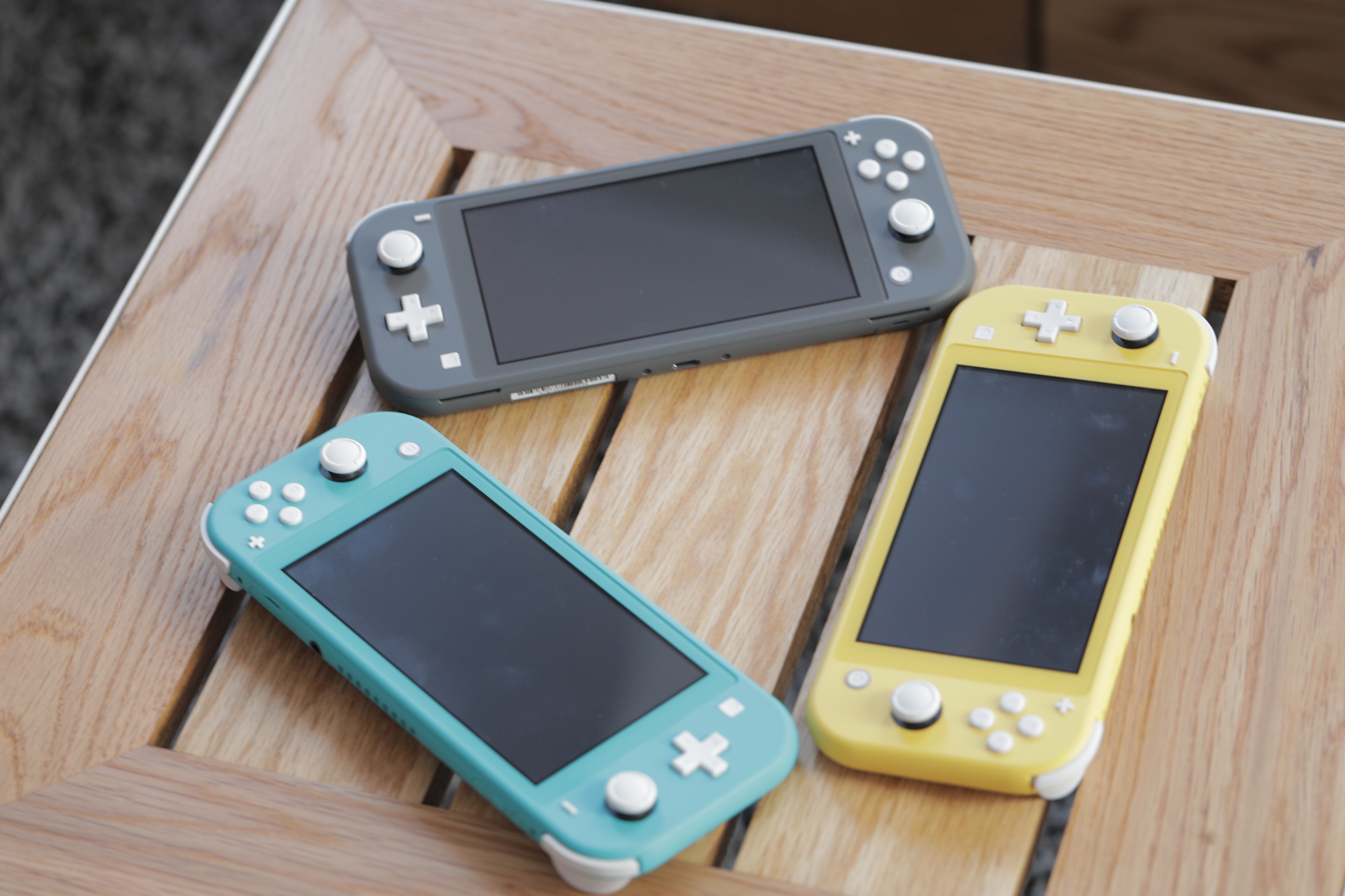 Журналисты попробовали в деле Nintendo Switch Lite - изображение обложка