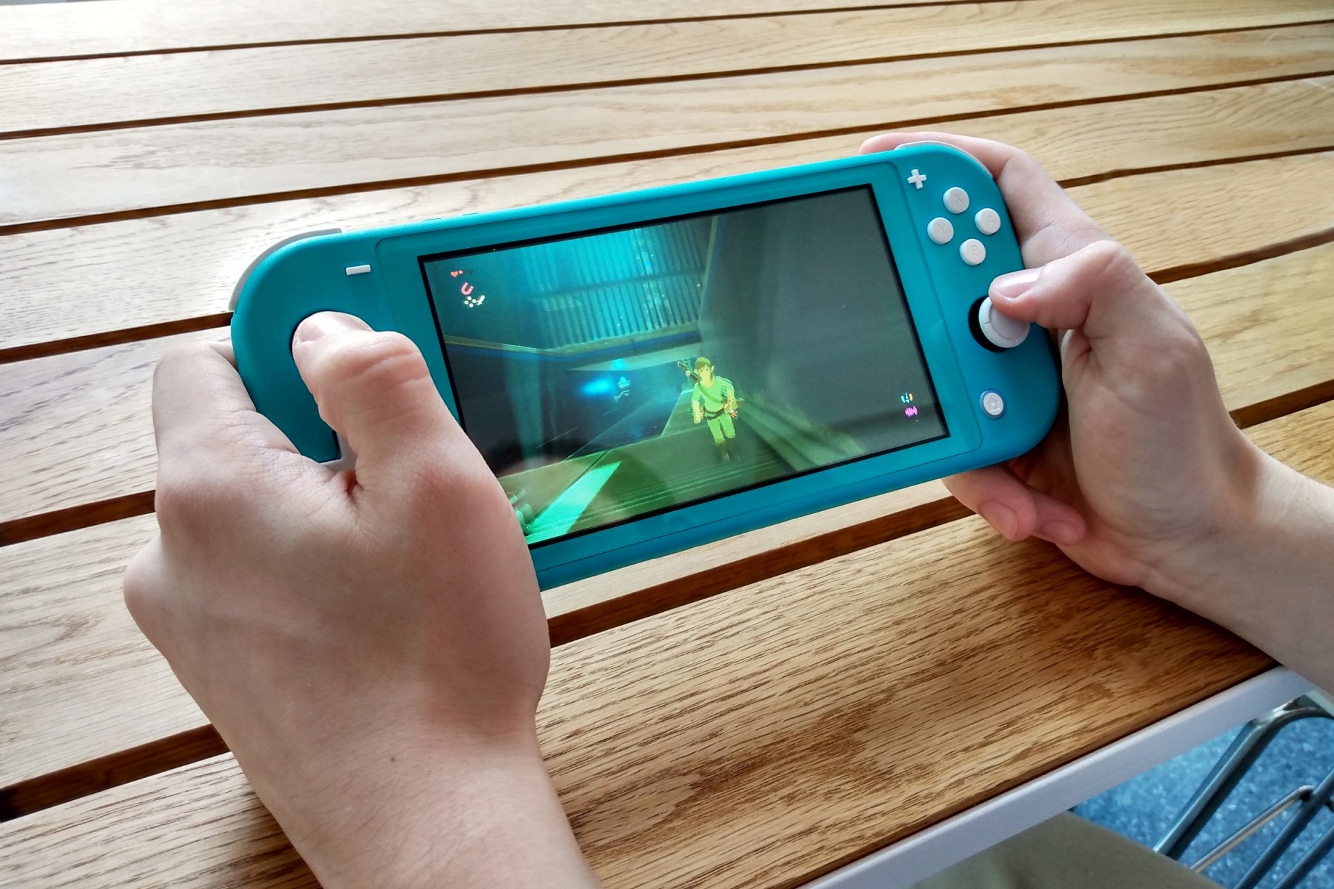 Журналисты попробовали в деле Nintendo Switch Lite - фото 2