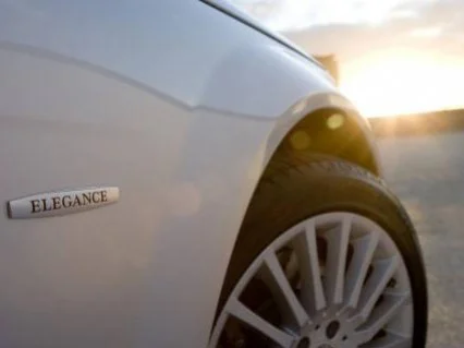 Mercedes-Benz поможет снизить количество аварий на дорогах - изображение обложка