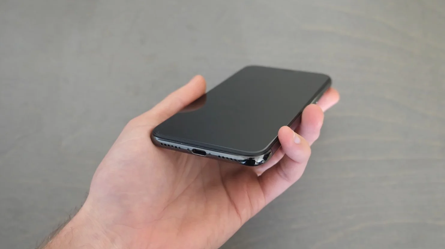 За кустарный iPhone X с USB-C дают более $100 000 на eBay - фото 1