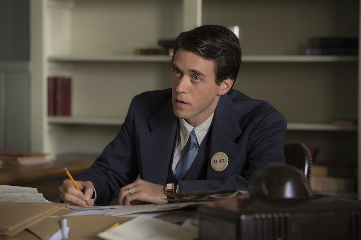 Эшли Цукерман сыграет молодого Роберта Лэнгдона в сериале по Дэну Брауну - изображение обложка