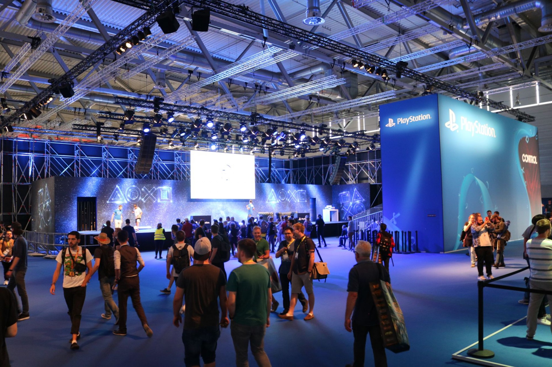 Август, игры, Кёльн: фоторепортаж с gamescom 2019 - изображение 23 Август, игры, Кёльн: фоторепортаж с gamescom 2019 - фото 23