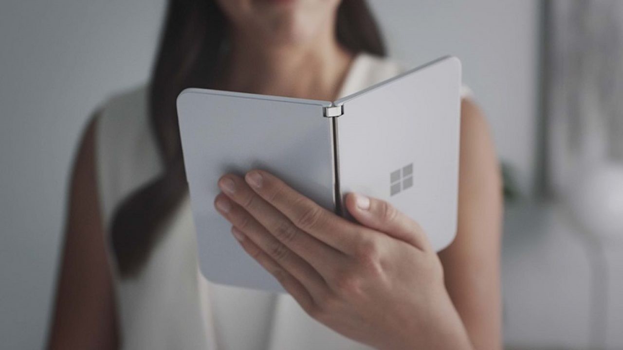 Microsoft запатентовала складной смартфон с тремя экранами - изображение обложка