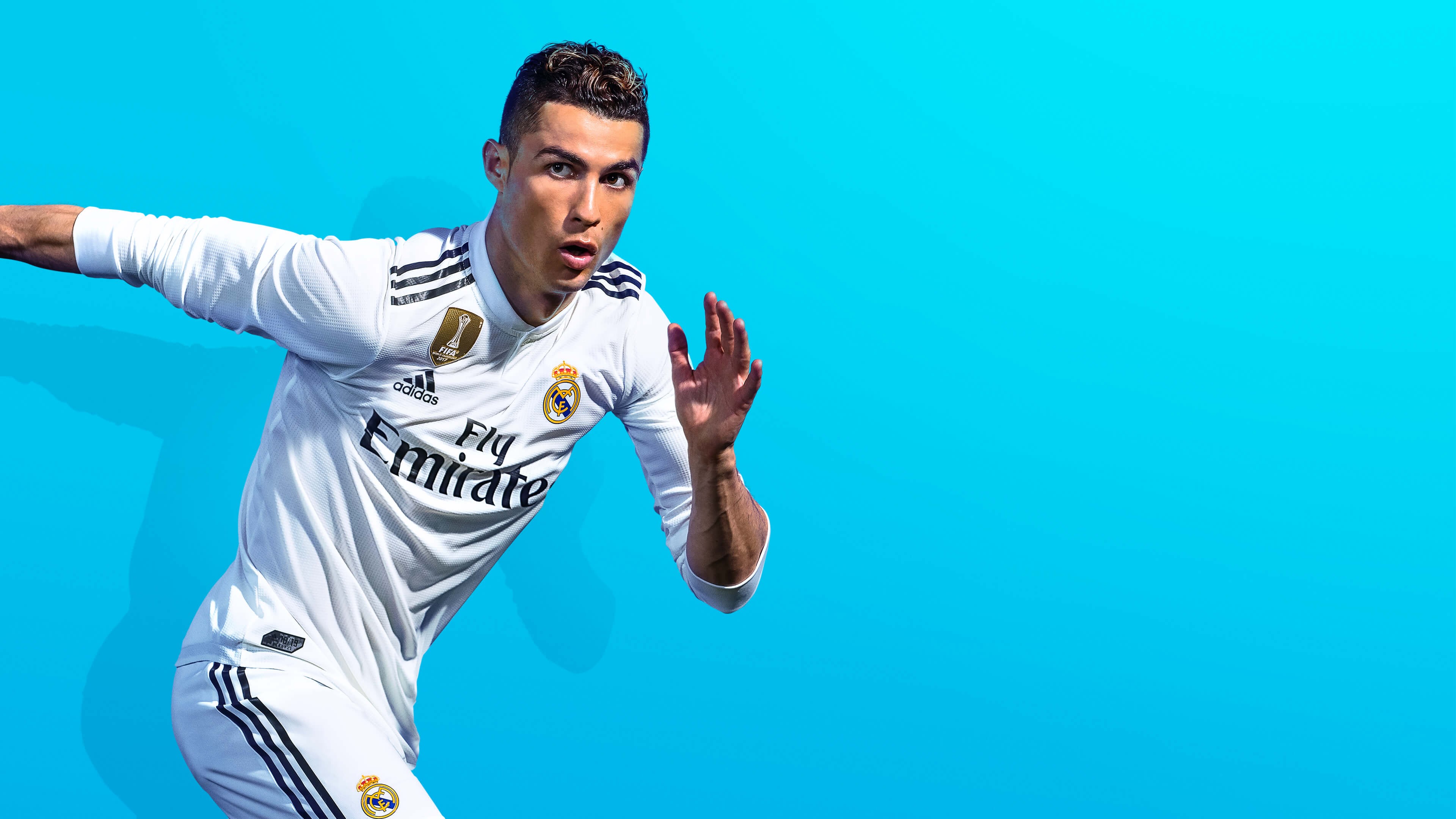 Sony представила шесть комплектов PlayStation 4 с FIFA 19 - изображение обложка